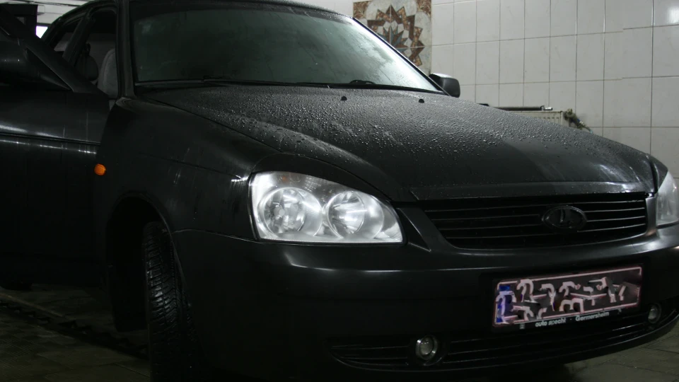 Lada Пріора Седан Брюнетка*