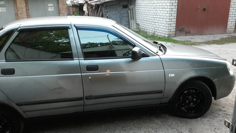 Lada Пріора Седан Чорний Кварц 3