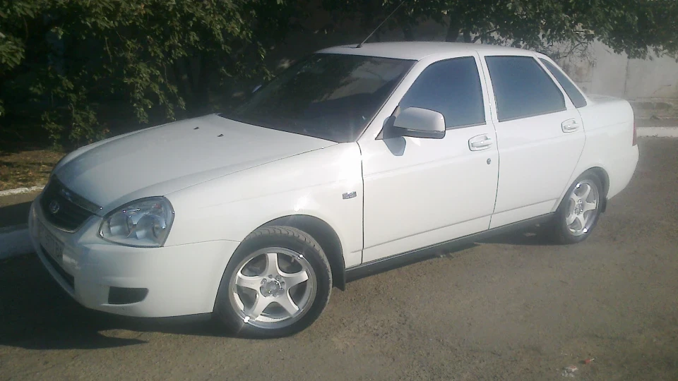 Lada Пріора Седан Cніжка 3