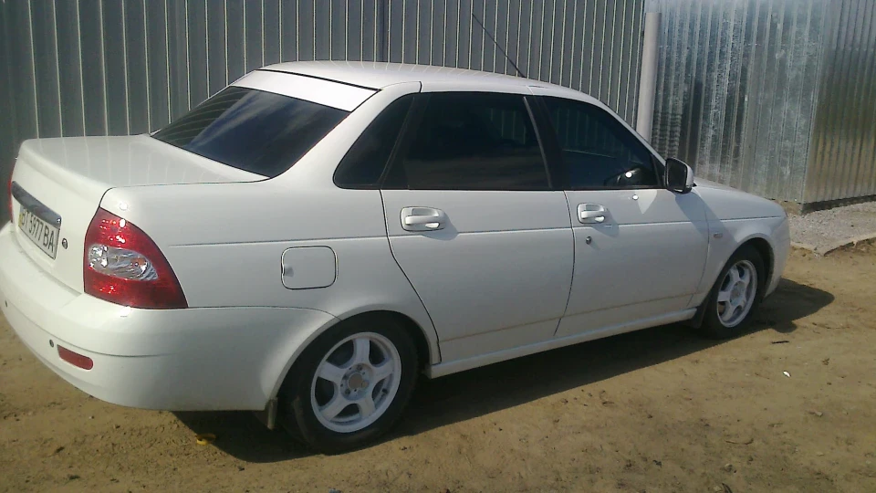 Lada Пріора Седан Cніжка 4