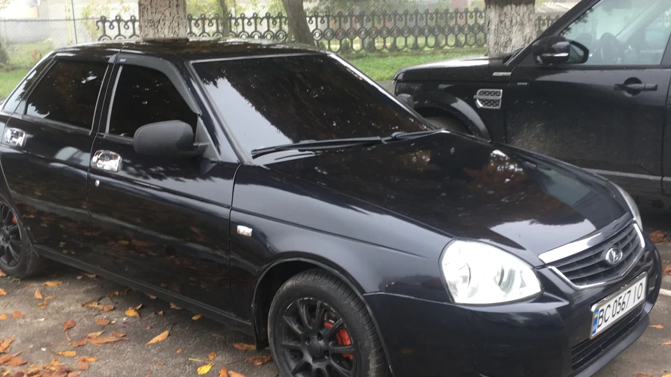 Lada Пріора Седан Чорний бункер
