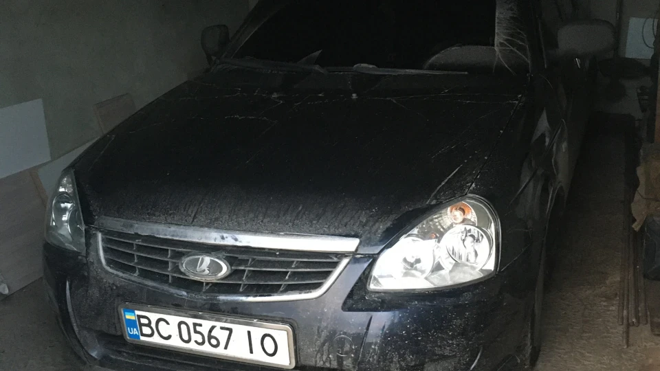 Lada Пріора Седан Чорний бункер