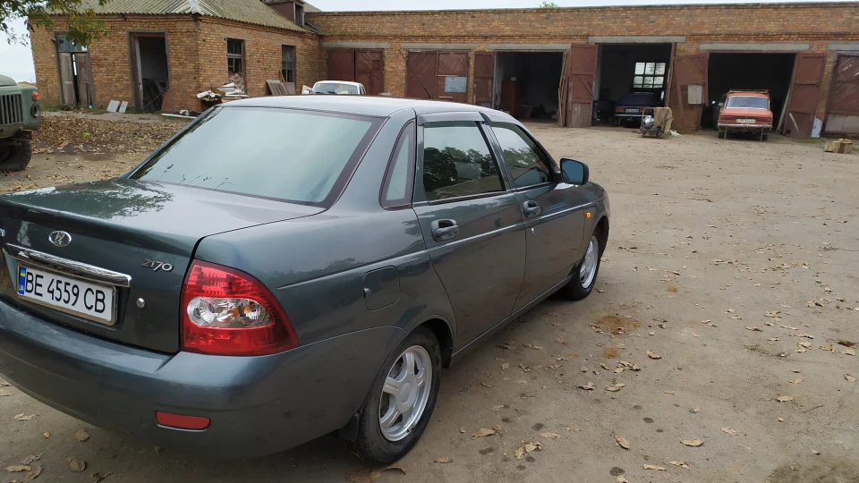 Lada Пріора Седан Колір Сочі 4