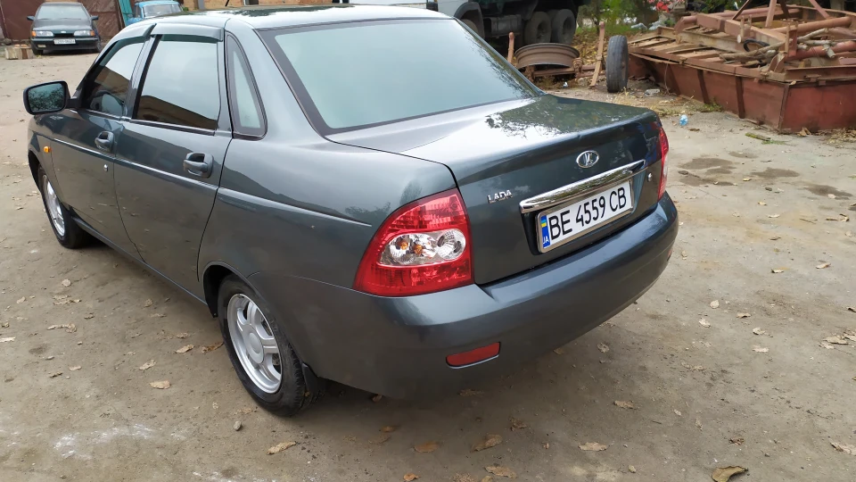Lada Пріора Седан Колір Сочі 5