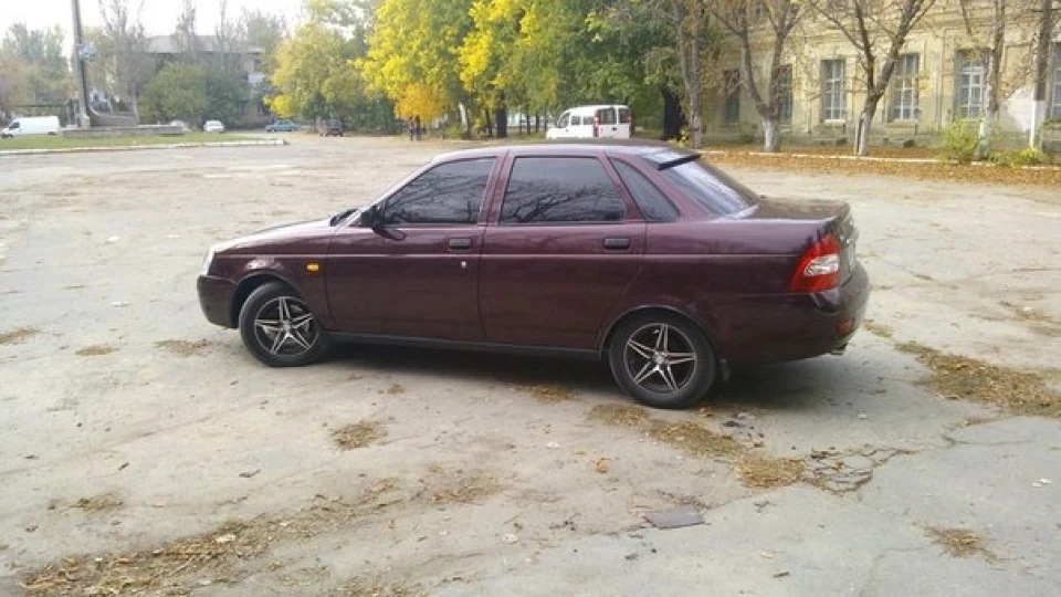 Lada Пріора Седан динамічна ) 2
