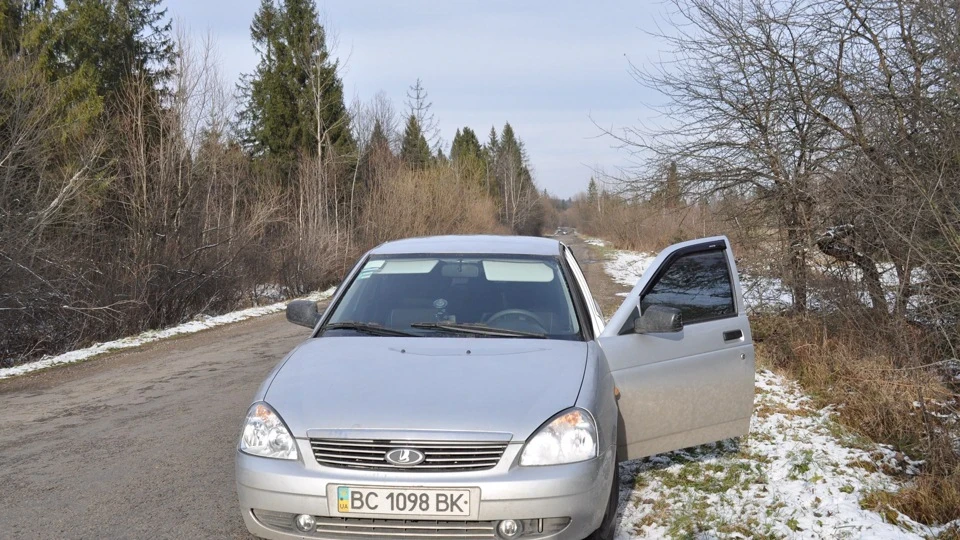 Lada Пріора Седан Іноді буває чистою ))