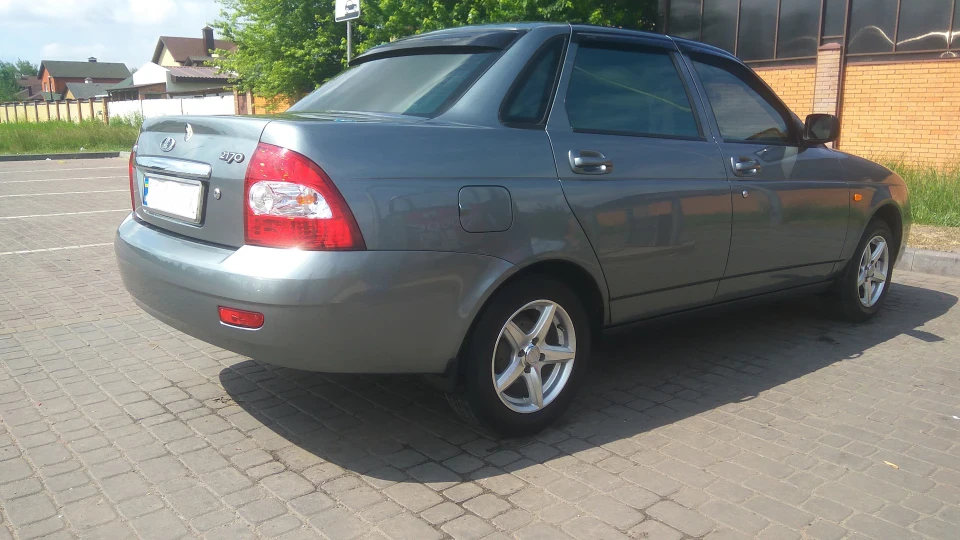 Lada Пріора Седан комфорт) 4