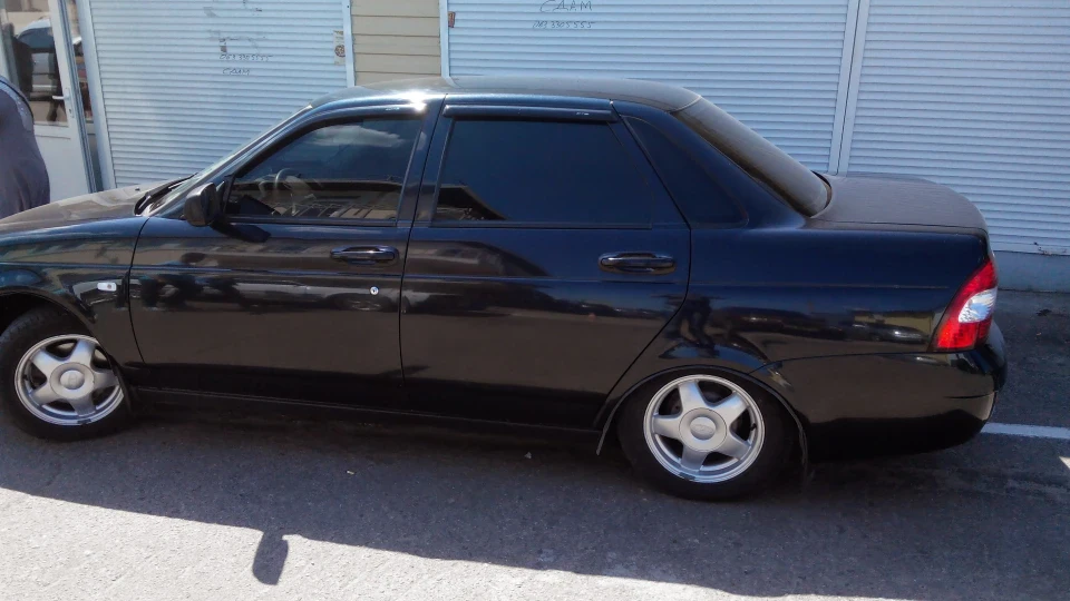 Lada Пріора Седан Одеська чорна Пріора 3