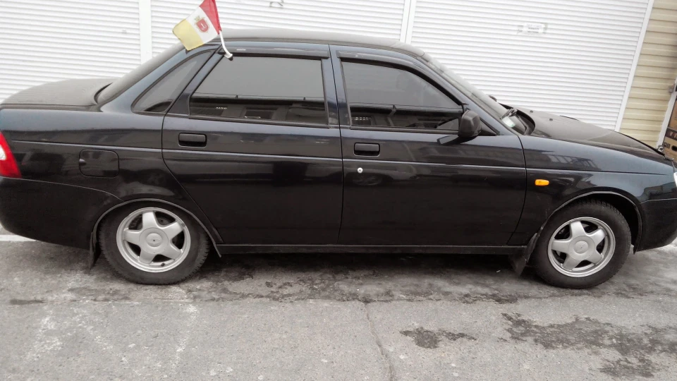 Lada Пріора Седан Одеська чорна Пріора 4