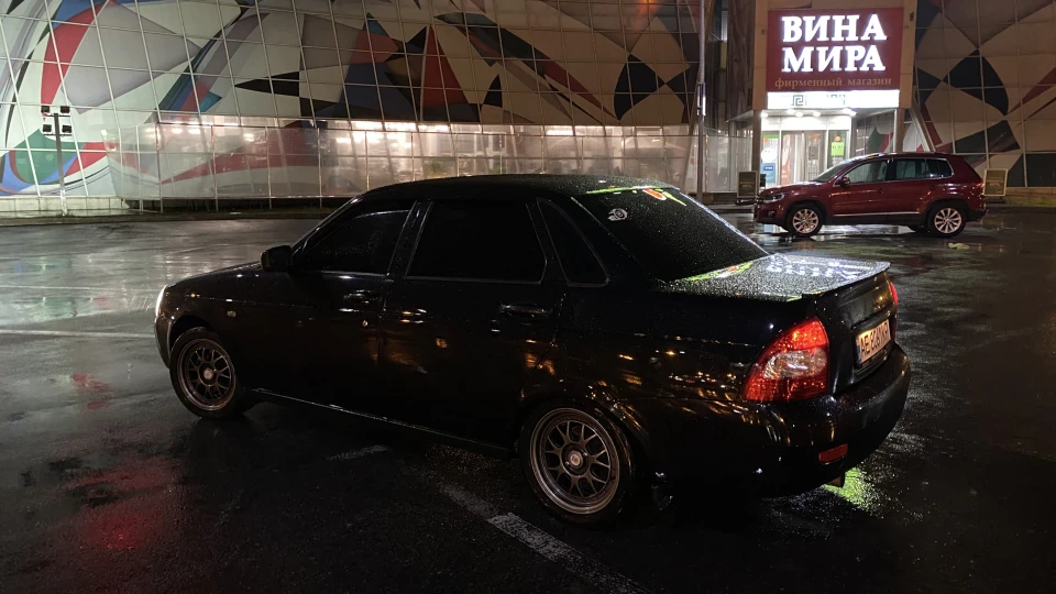 Lada Пріора Седан OkoloСток 3