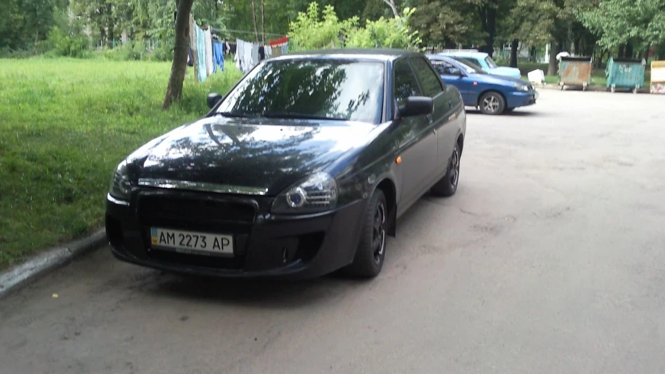 Lada Пріора Седан Pontiac 4