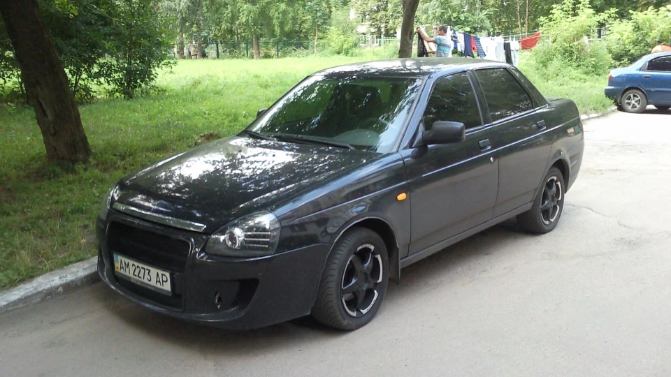 Lada Пріора Седан Pontiac 5