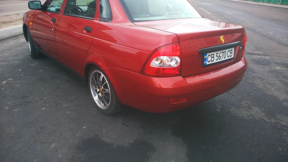 Lada Пріора Седан PORSHE Edition 3