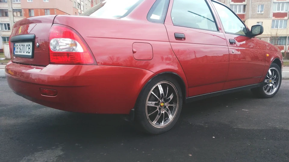 Lada Пріора Седан PORSHE Edition 4