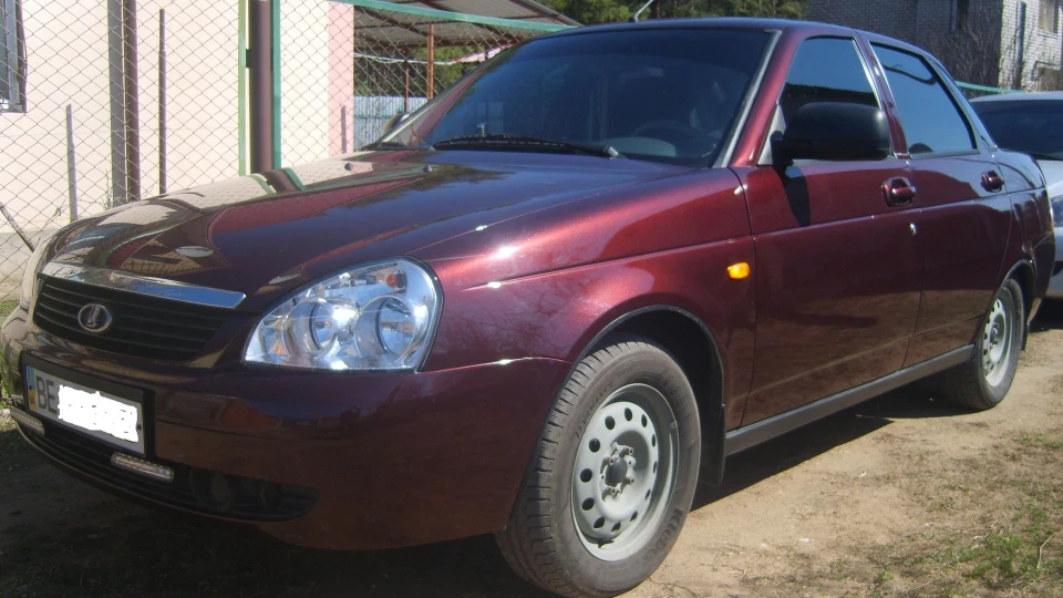 Lada Пріора Седан Портвейн 2