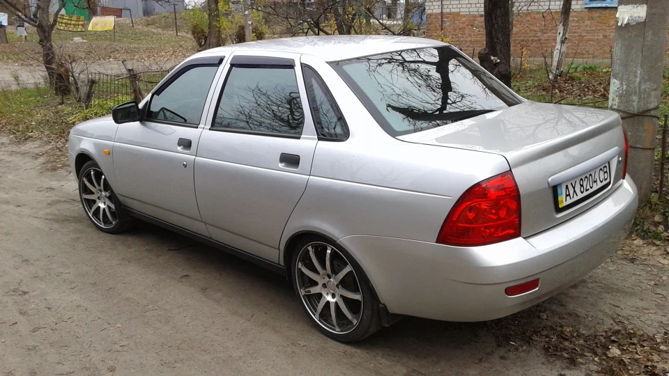 Lada Пріора Седан продана 3