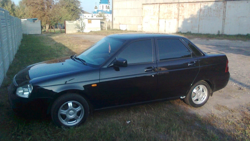 Lada Пріора Седан Робінгуд 2
