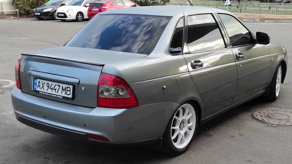 Lada Пріора Седан SE 3