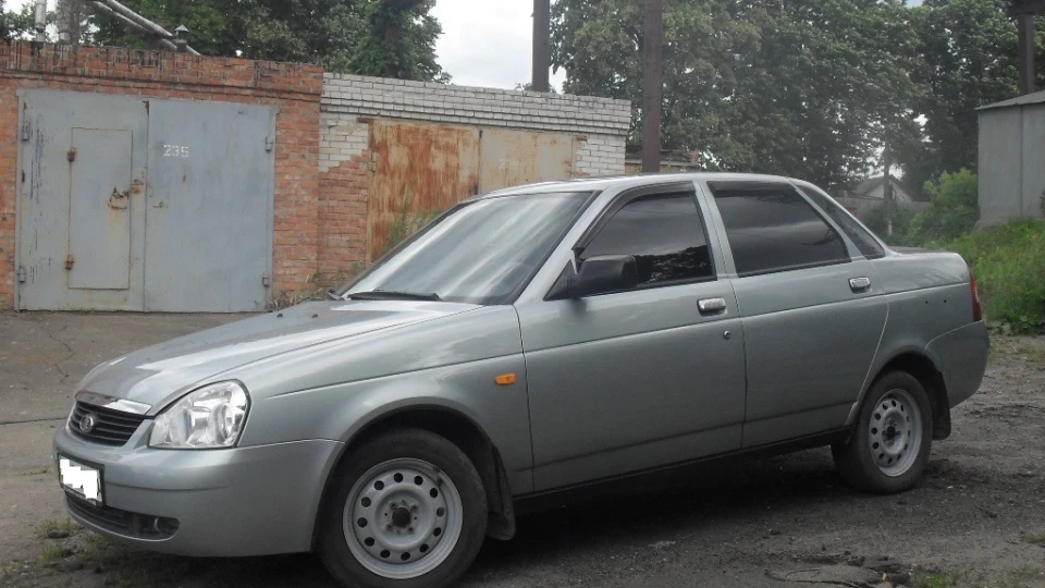 Lada Пріора Седан Срібляста ластівка 3
