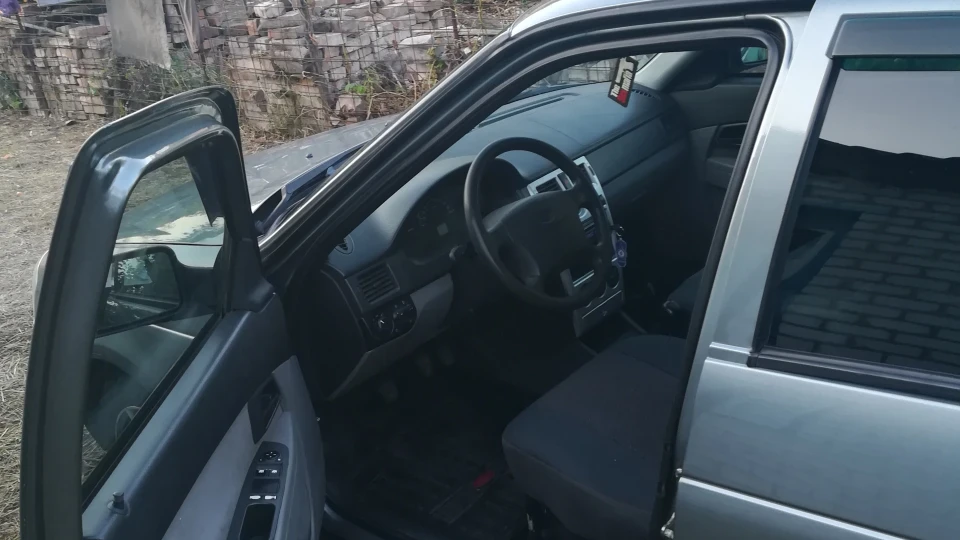 Lada Пріора Седан Сірий металік 3