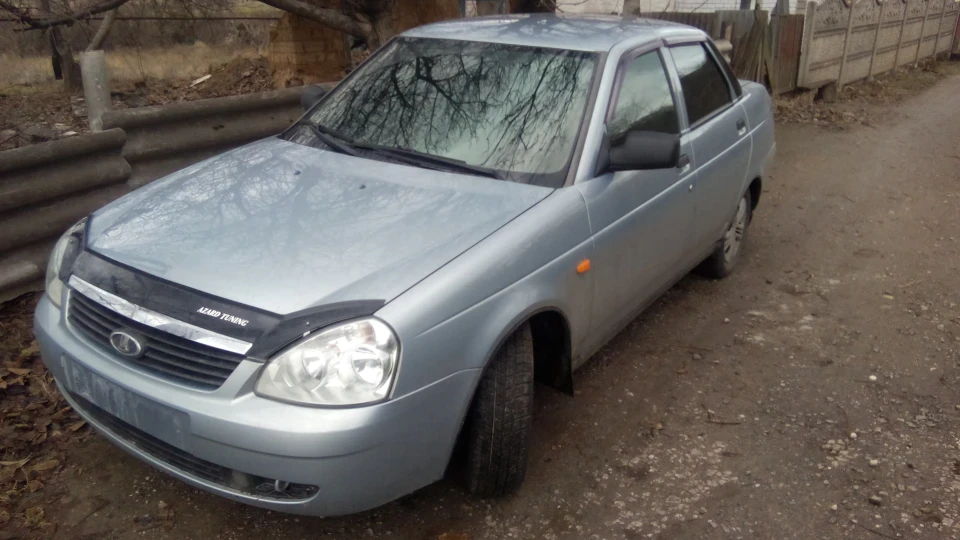 Lada Пріора Седан Shark 4