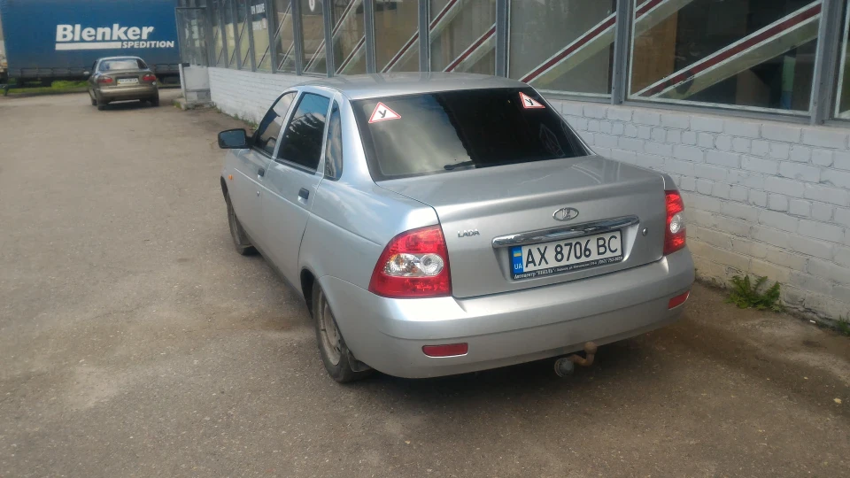 Lada Пріора Седан снігова королева