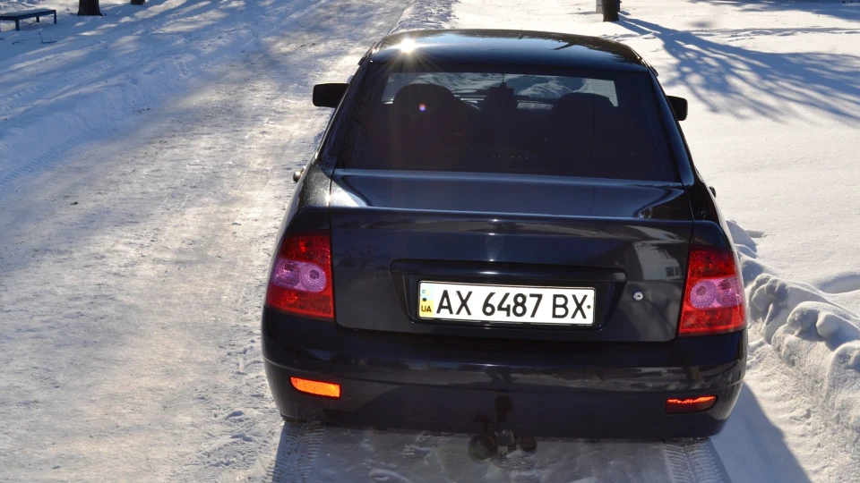 Lada Пріора Седан Strugilka 3
