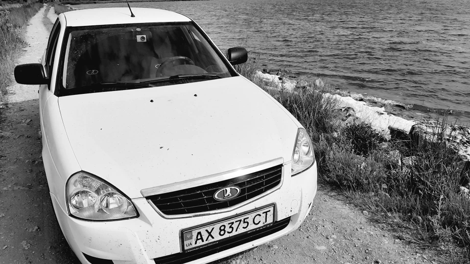 Lada Пріора Седан White cloud
