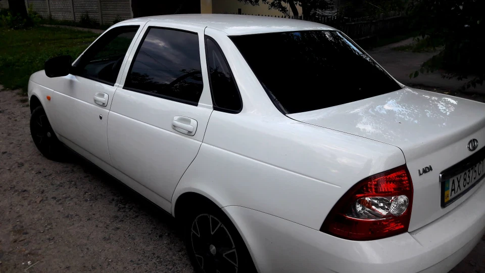 Lada Пріора Седан White cloud 4