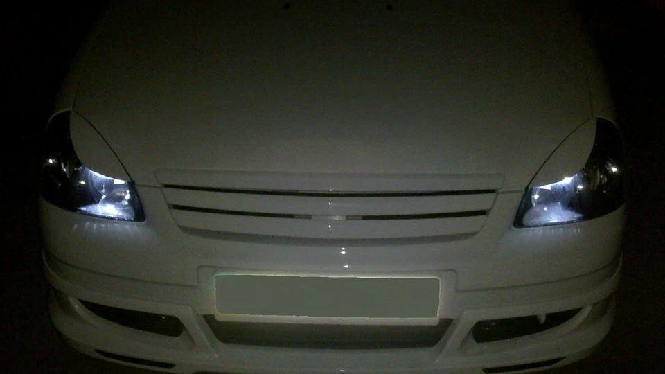 Lada Пріора Седан White&Black сніжок 4