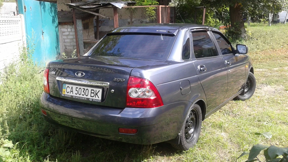 Lada Пріора Седан Жимолість 2