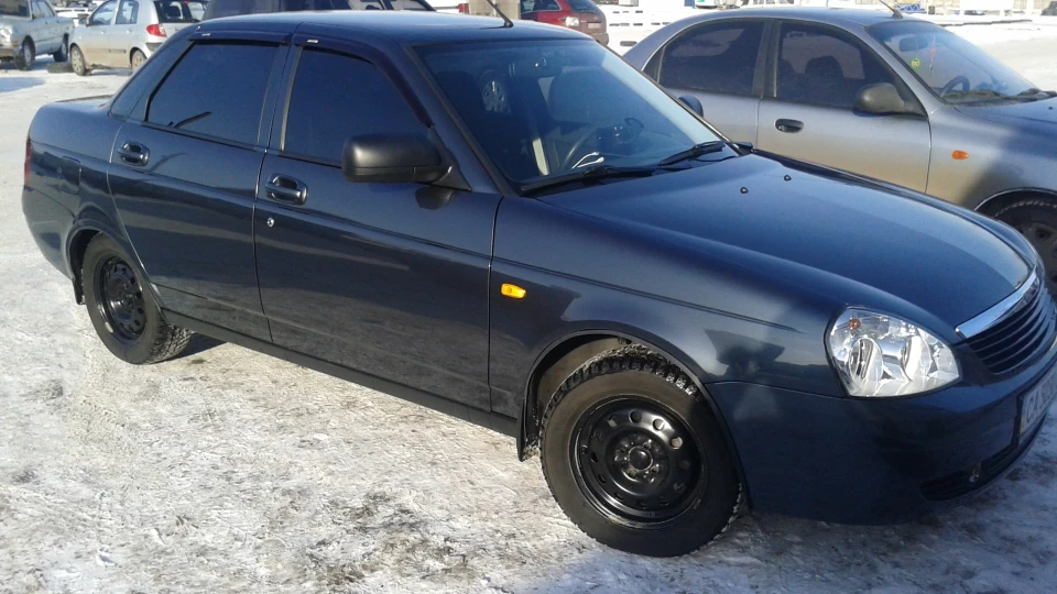 Lada Пріора Седан Жимолість 3