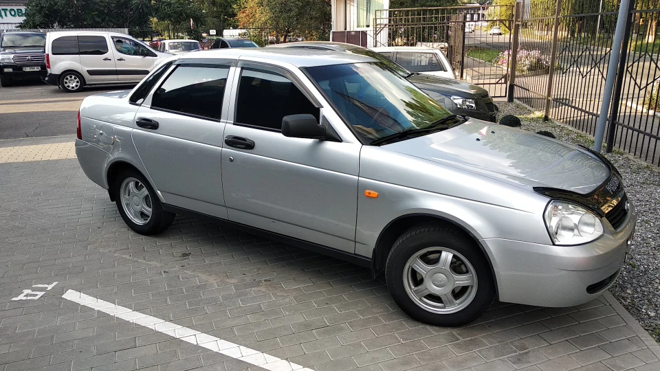 Lada Пріора Седан Звірятко 4