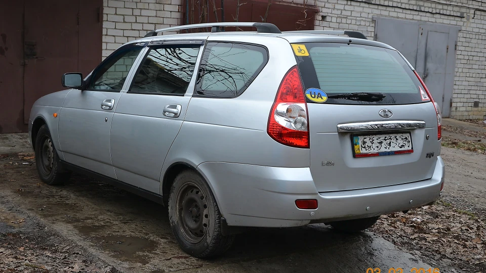 Lada Пріора Універсал 3