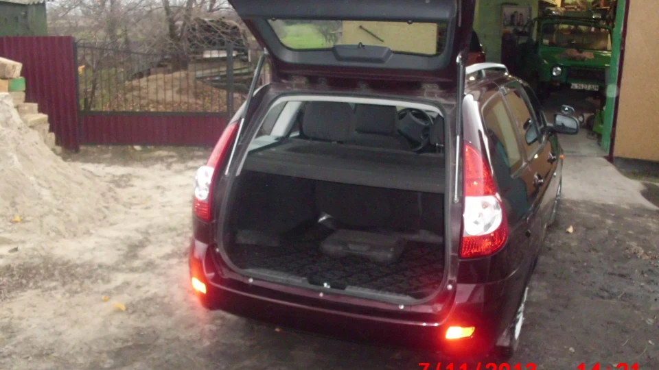 Lada Пріора Універсал 3