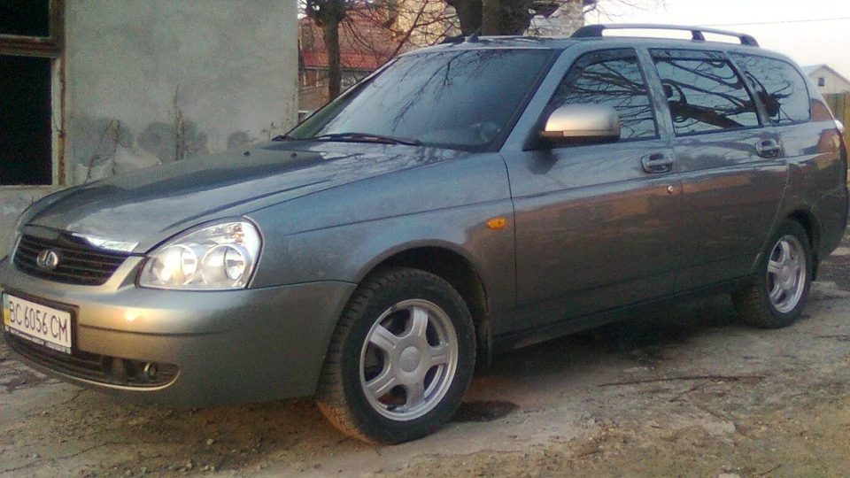 Lada Пріора Універсал 3