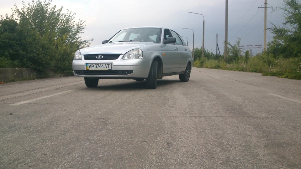Lada Пріора Хетчбек 3