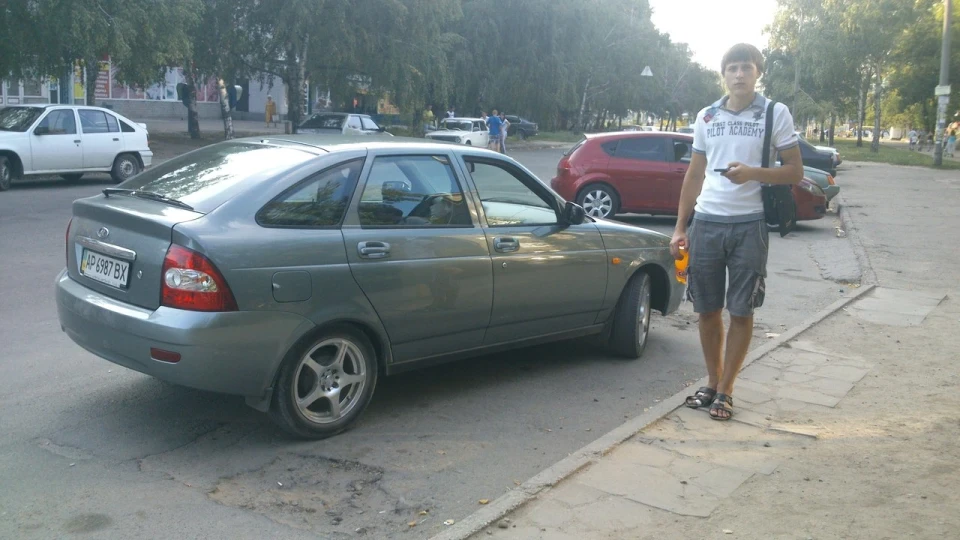 Lada Пріора Хетчбек 4