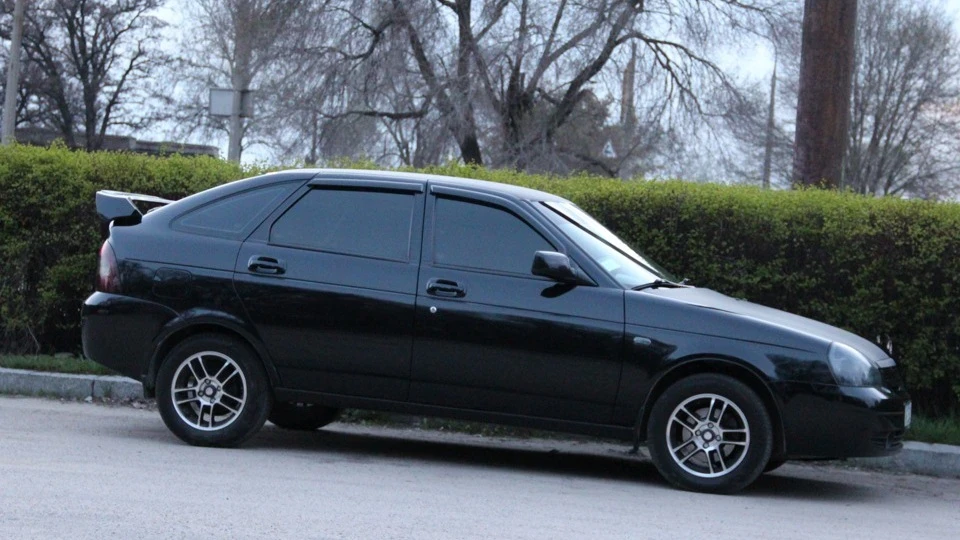 Lada Пріора Хетчбек 4
