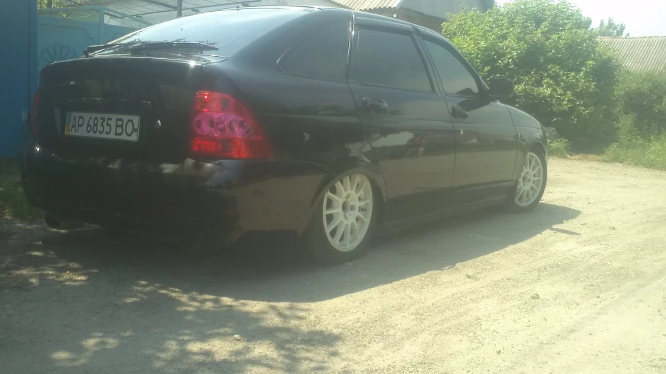 Lada Пріора Хетчбек 2