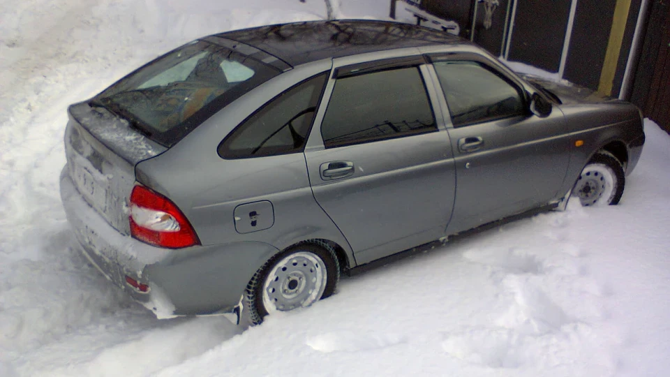 Lada Пріора Хетчбек 4