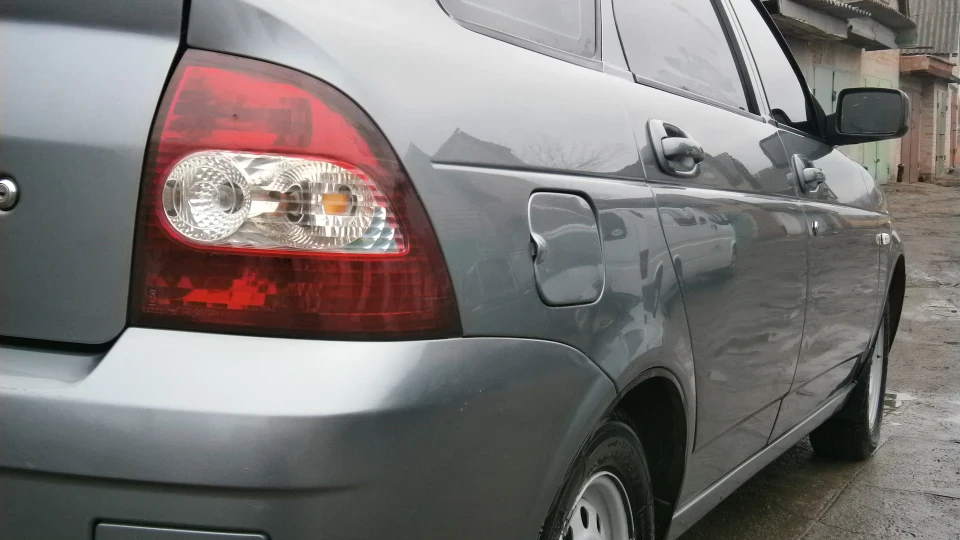Lada Пріора Хетчбек 3