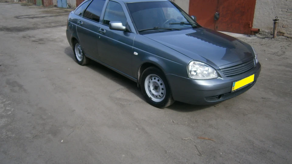 Lada Пріора Хетчбек 4
