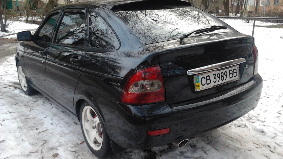 Lada Пріора Хетчбек 3