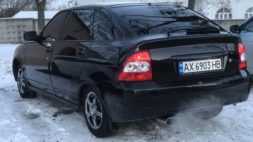 Lada Пріора Хетчбек 4