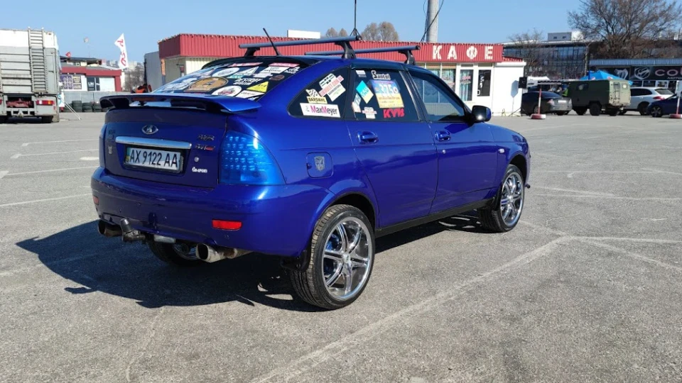 Lada Пріора Хетчбек 3