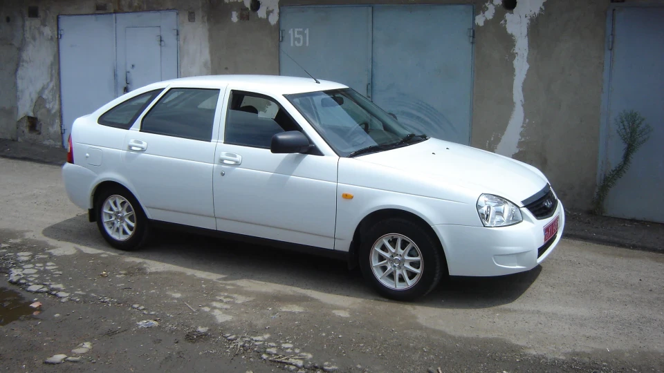 Lada Пріора Хетчбек 2