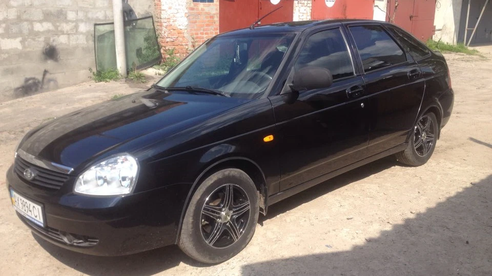 Lada Пріора Хетчбек 4
