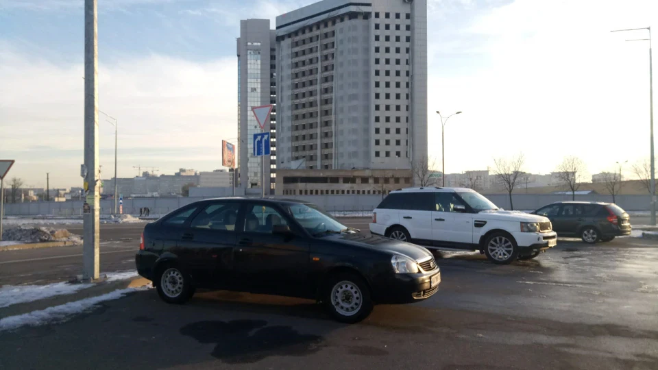 Lada Пріора Хетчбек 3