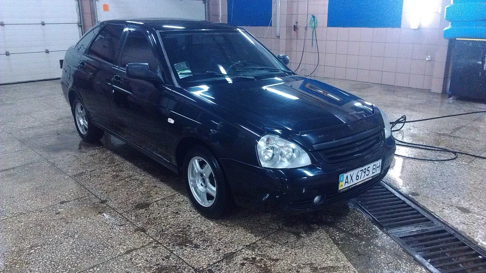 Lada Пріора Хетчбек 3